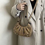 Жіноча сумка 8615 багет крос-боді бежева, фото 7