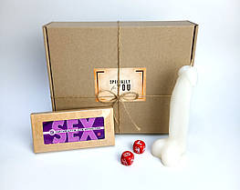 Подарунковий набір для пар "Пристрасть і ігри" - свічка еротичної форми, 40 інтичних сертифікатів і кубіки з позами