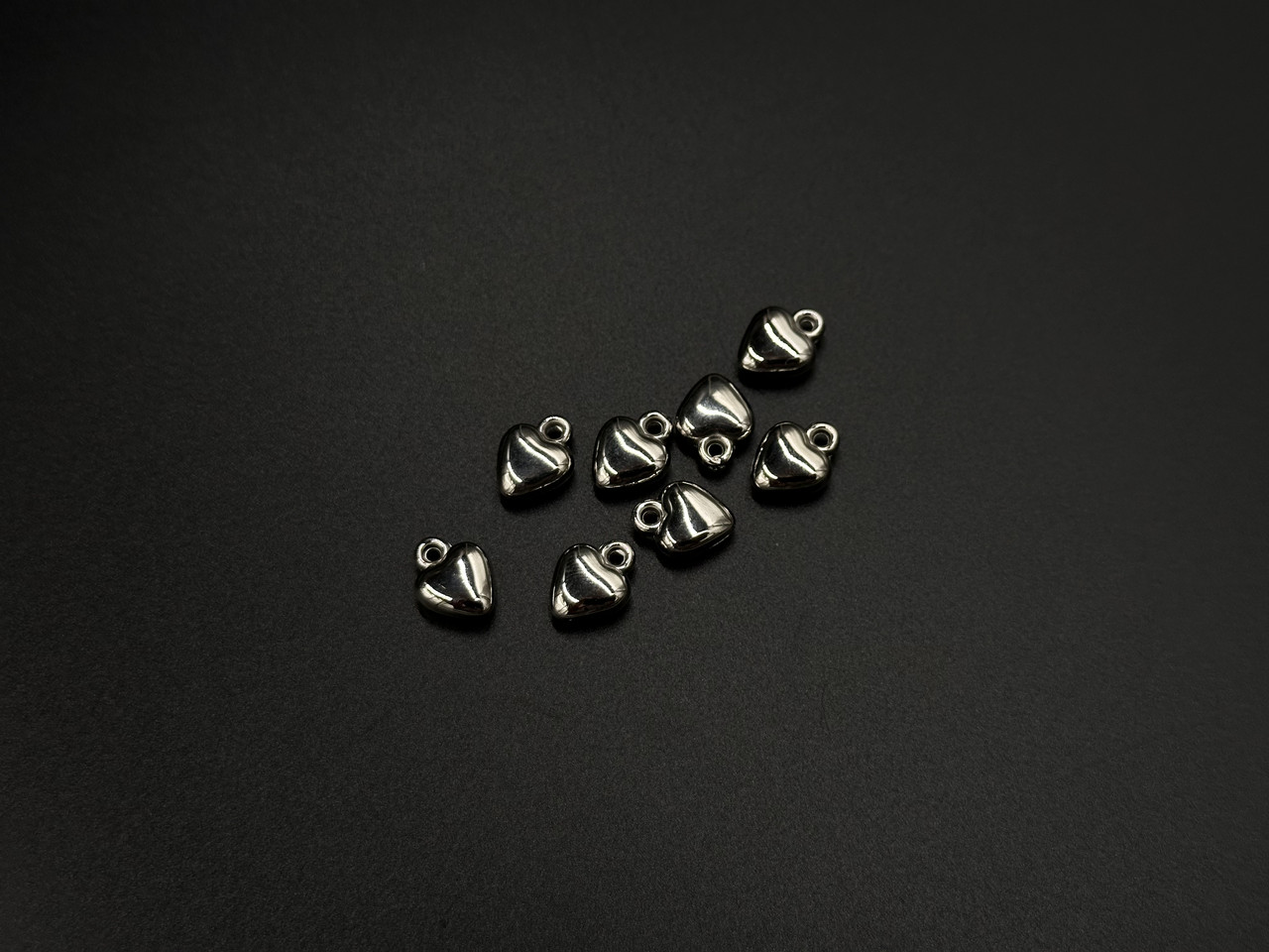 Пластикові декоративні елементи для декупажу. Підвіска-Сердечко. Колір срібло. 12х10мм