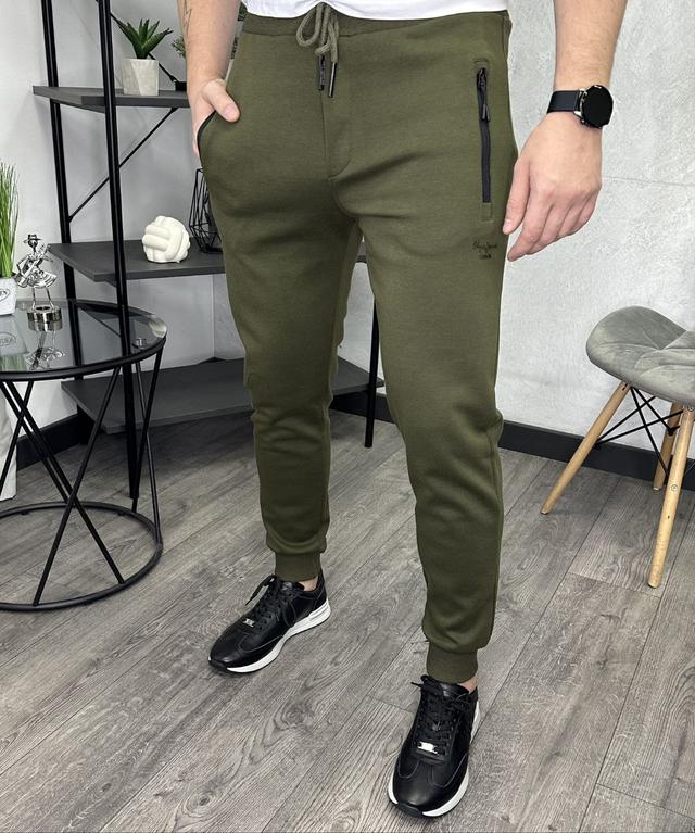 Спортивные мужские штаны Спортивные мужские штаны