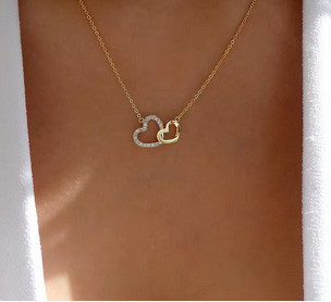 Кулон Два серця на ланцюжку для улюбленої золотистої шкіри зі стразами, фото 1