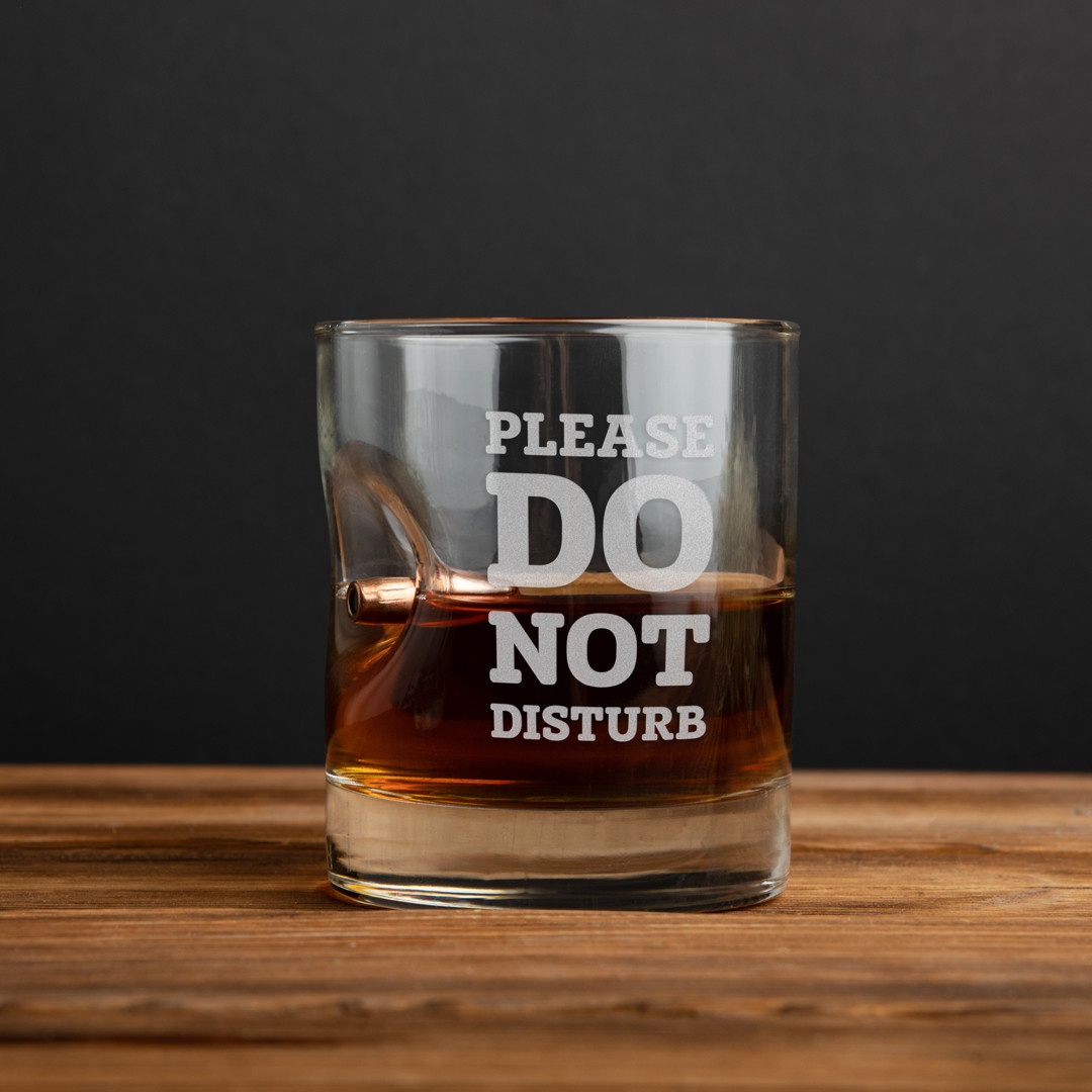 Склянка з кулею "Please do not disturb" для віскі, англійська, Тубус зі шпону, фото 1