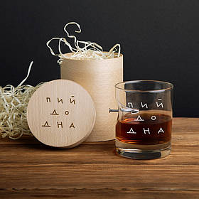 Склянка із цвяхом "Пий до дна" у тубусі зі шпону