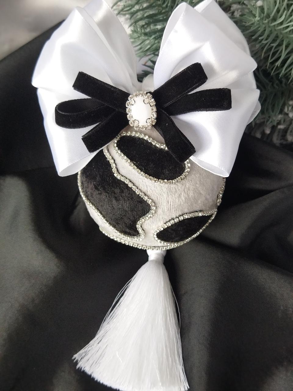 Новорічна іграшка Куля зі стразовим декором чорно-біла, фото 1