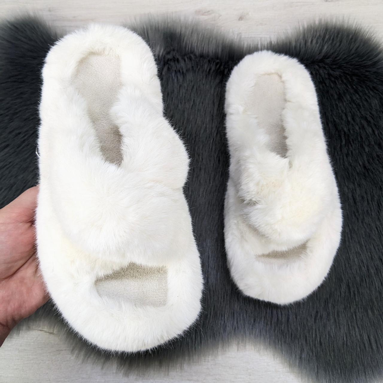 Тапочки хутряні жіночі білі на платформі Fangre 4395, фото 1