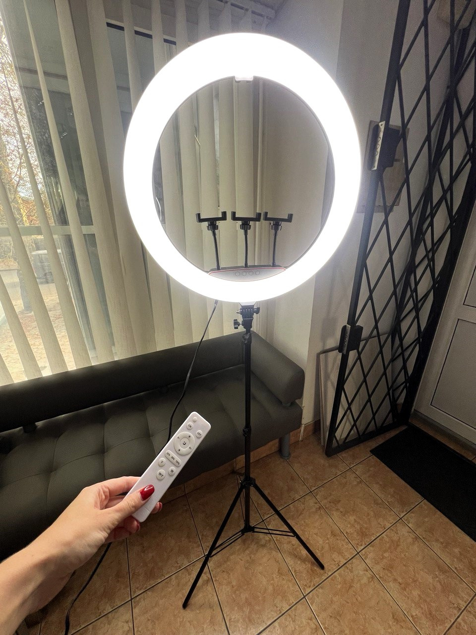 Кільцева LED Лампа LJJ-22 56 см + 3 тримачі + Штатив 210см 3 режими світла, сенсорна з пультом