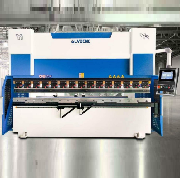Гідравлічний листостійкий прес LVDCNC WC67Y-135/3200 з ЧПУ