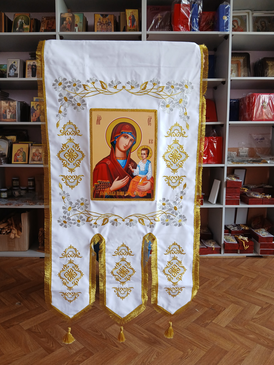 Хоругви вишивка біла на габардині., фото 1