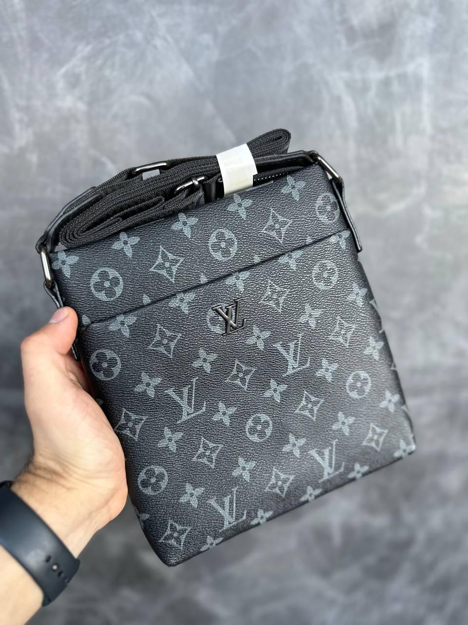 Чорна Сумка через плече Louis Vuitton