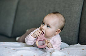 Прорізувач FreeON зайчик, рожевий