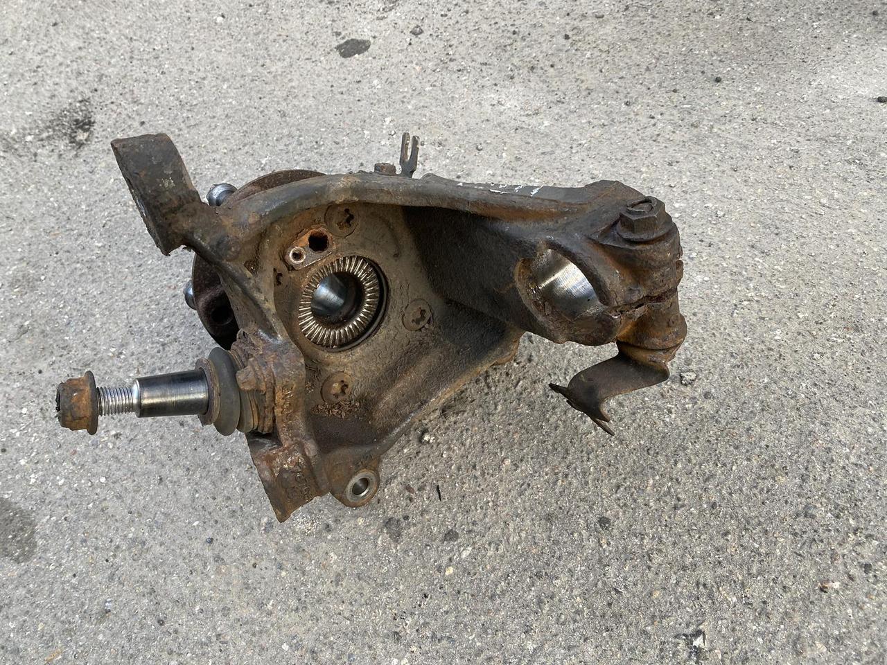 Б/В Цапфа передня права BMW X3 F25 F26 31216855954, фото 1