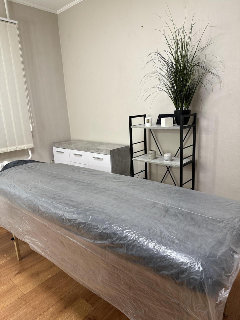 Простирадла нарізні для обгортання поліетиленові розмір 1,6*2,0 м упаковка 50 штук, фото 1