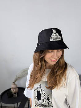 Панами з логотипом