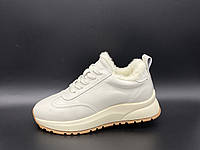 Світлі утеплені кросівки. Розміри: 36, 37, 38, 39, 40, 41.