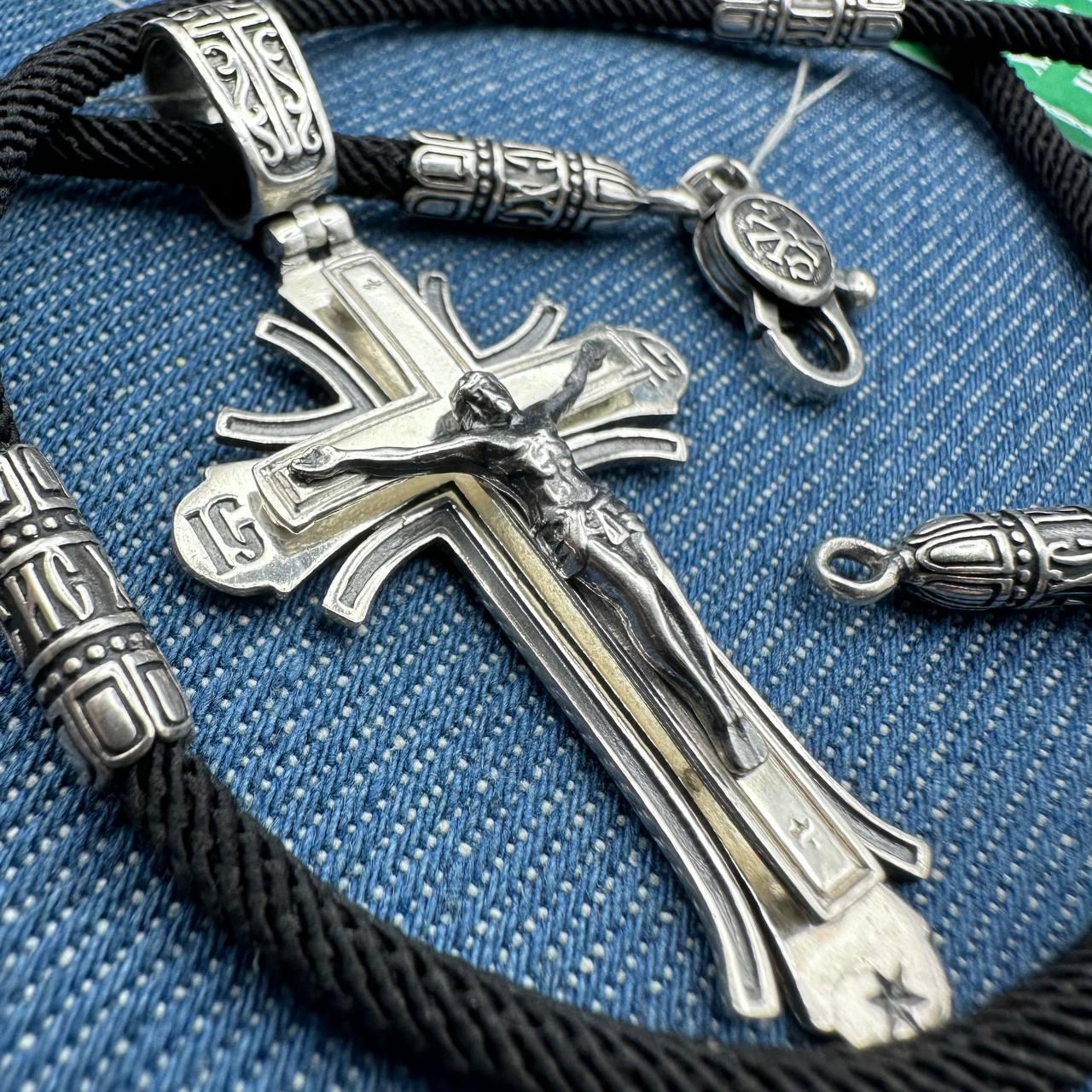 Чоловічий комплект шовковий шнурок із срібними вставками та хрест 925 проба