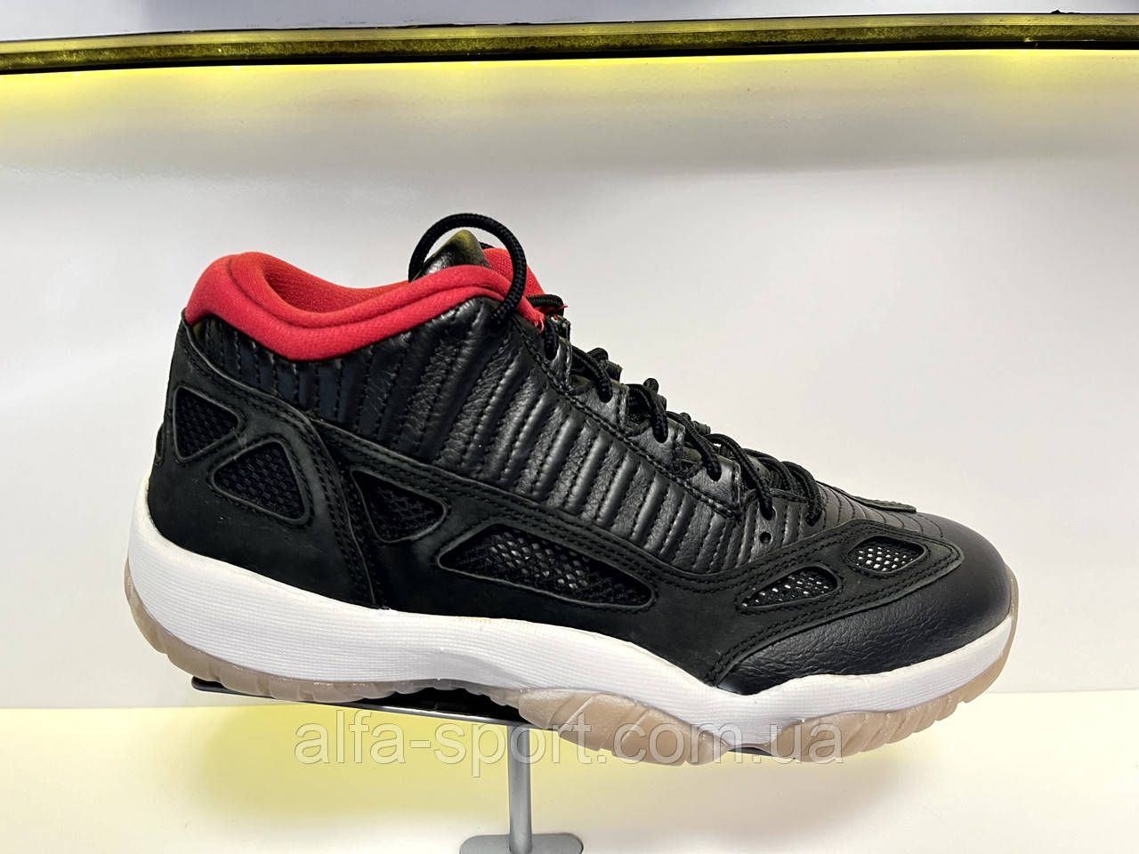 Кросівки Air Jordan 11 Retro Low IE (919712-023)