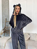 Графітовий жіночий домашній велюровий костюм-піжама з капюшоном-вушками, фото 4