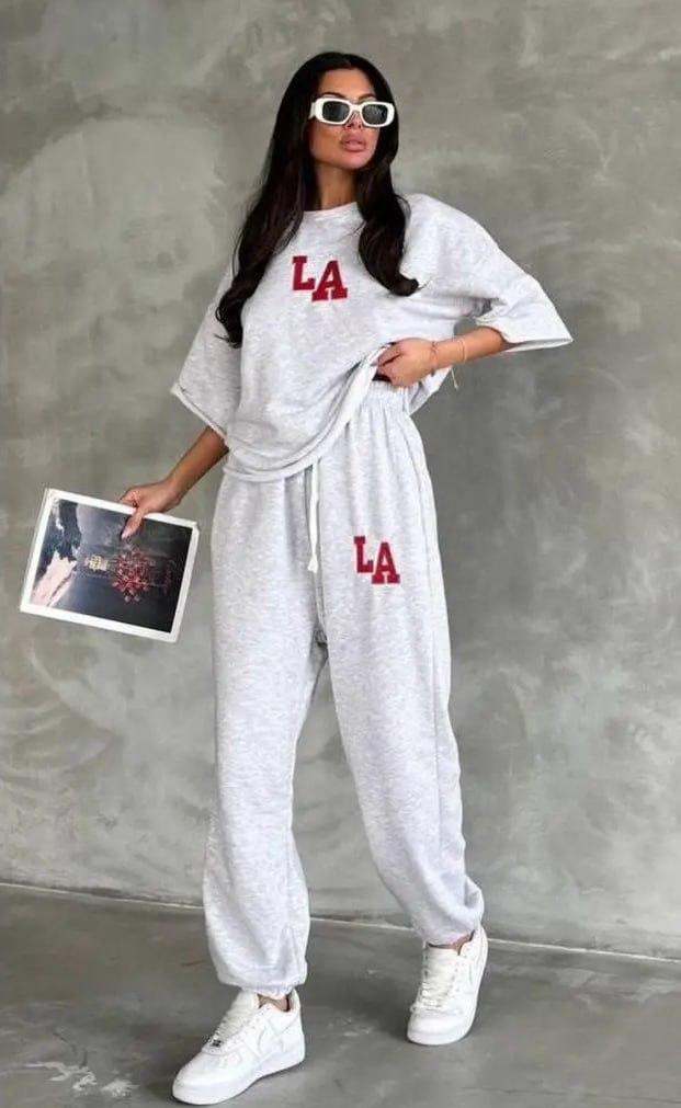 Жіночий стильний літній костюм: футболка та штани з крутим принтом LA, фото 1