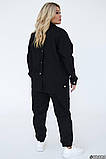 Чорний жіночий костюм із джинс-котону батал: куртка на ґудзиках і штани, фото 6