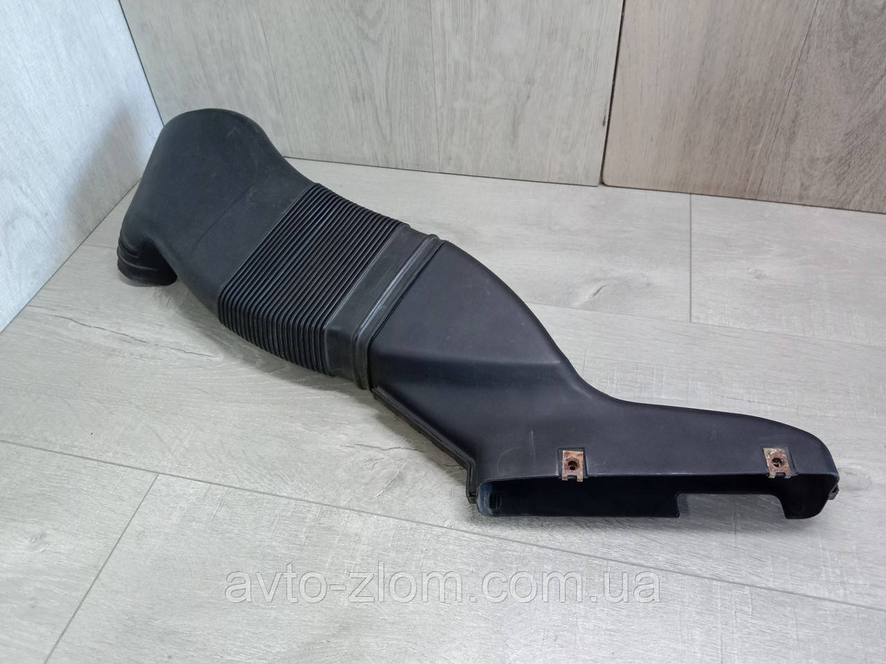 Патрубок повітрозабірника Volkswagen Passat B5, Audi A4 B5, A6 C5, Пасат Б5, Audi A4, A6 1,9 TDI. 058129617A.