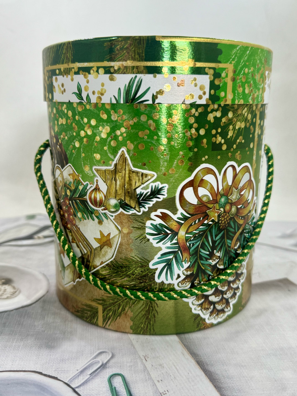 Подарункова картонна коробка Тубус 152*160 мм, 1000 грам з ручкою Зелений, фото 1