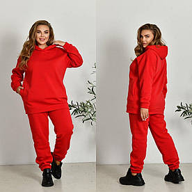 Комфортний жіночий костюм