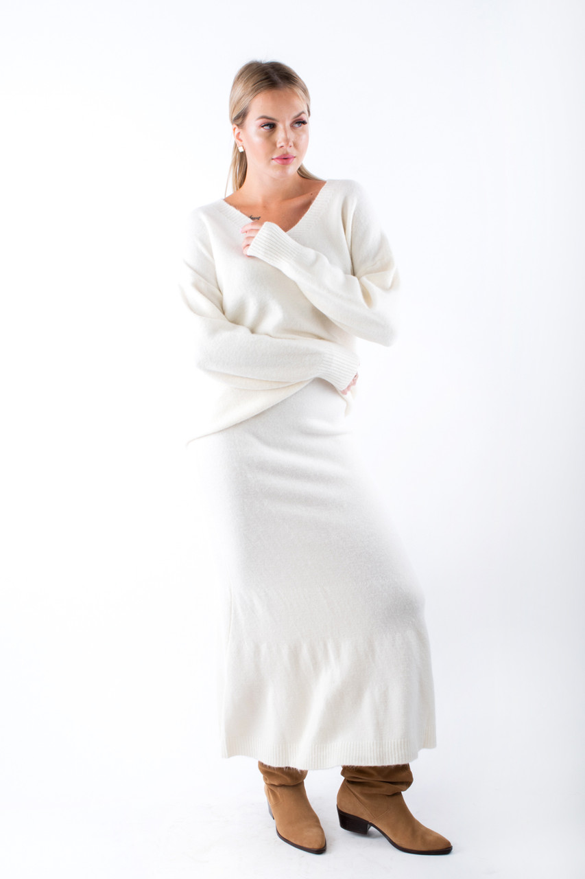 Костюм з джемпером з V-вирізом та спідницею молочний 40033 (2000000135809), фото 1