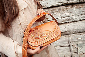 Авторська сумка із італійської преміальної шкіри. Маленька шкіряна сумка на плече бежевого-персикова Плин Часу