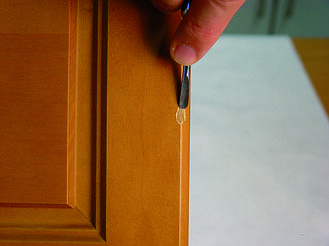 Реставрация мебели. Устранения сколов на фасаде 3