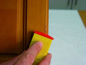 Реставрация мебели. Устранения сколов на фасаде 4