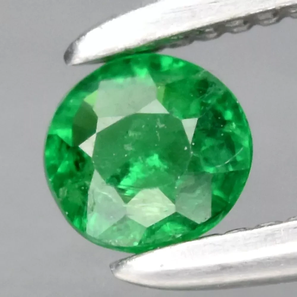 0.15 карат. Природний цаворит гранат