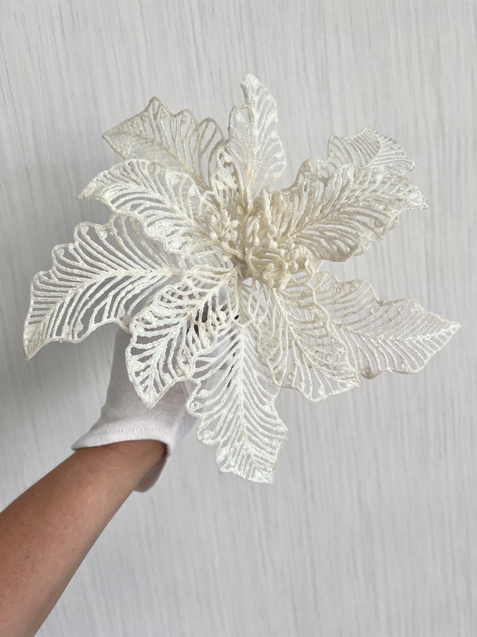 Новорічна квітка пуансеттія. Декор новорічний (біла, 20 см), фото 1