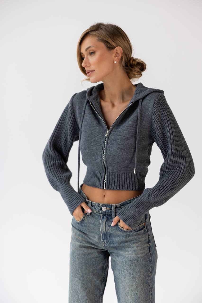 Стильна укорочена в'язана кофта кардиган на блискавці з капюшоном