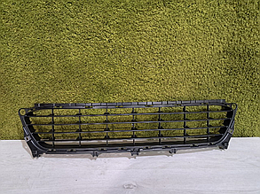 Решітка в бампері Renault Fluence 2013-2016 Решітка в бампері Рено флюенс 622541859R, 60C127