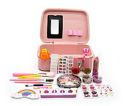 Косметика B 230  тіні, помада, лаки, пензлики, набір для манікюра, у валізі