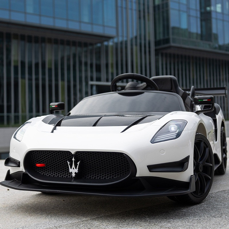 Дитячий електромобіль на акумуляторі Maserati MC20 GT2 з пультом р/у для дітей 3-8 років Білий