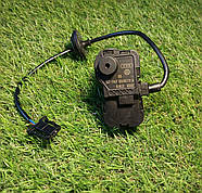 Активатор кришки бензобака для VW Passat B7 2012-2016, фото 8