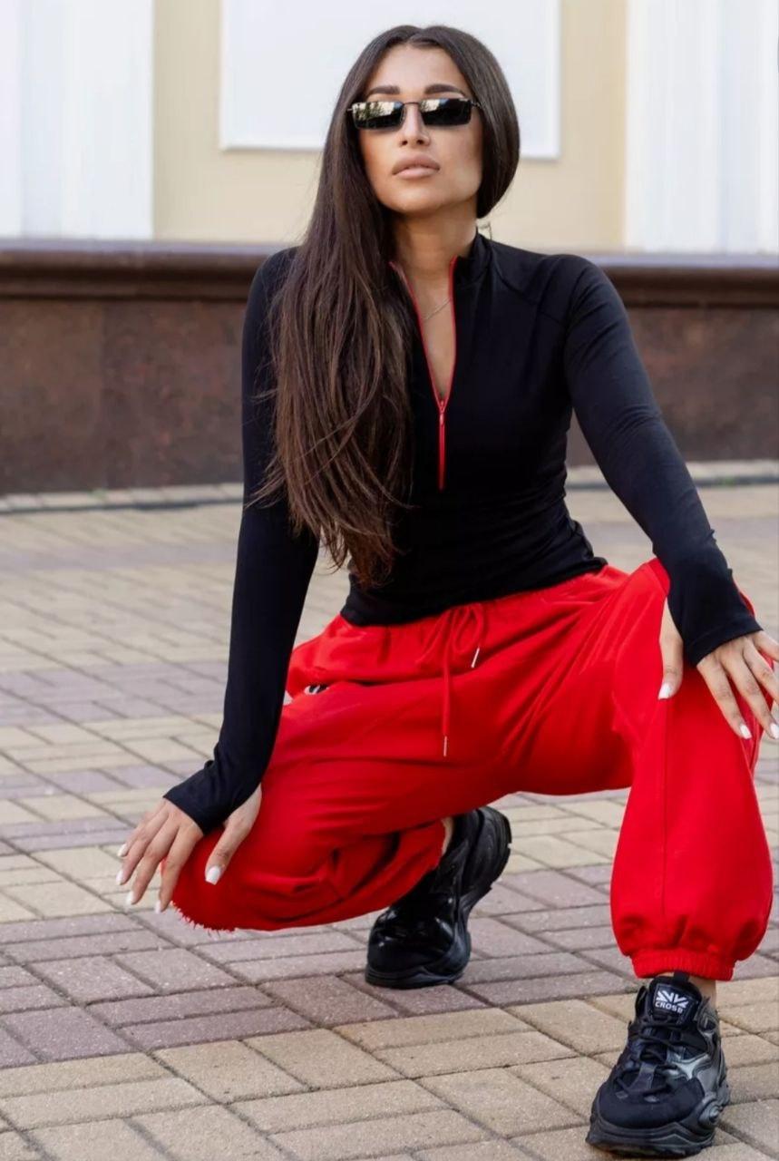 Жіночий чорний лонгслів зі змійкою на грудях і рукавами через пальчик (р. 42-52) 31043371, фото 1