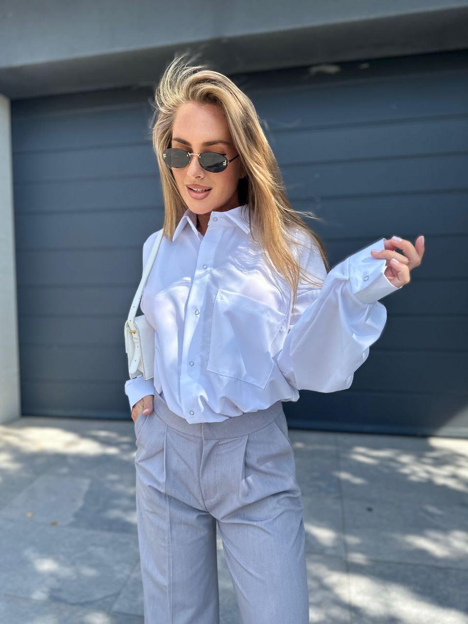 Жіноча базова сорочка оверсайз зі спущеним плечем (р. 42-48), фото 1