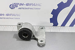 Сайлентблок переднього важеля задній Лівий Peugeot Expert; Fiat Scudo; Citroen Jumpy 2007-2016рр