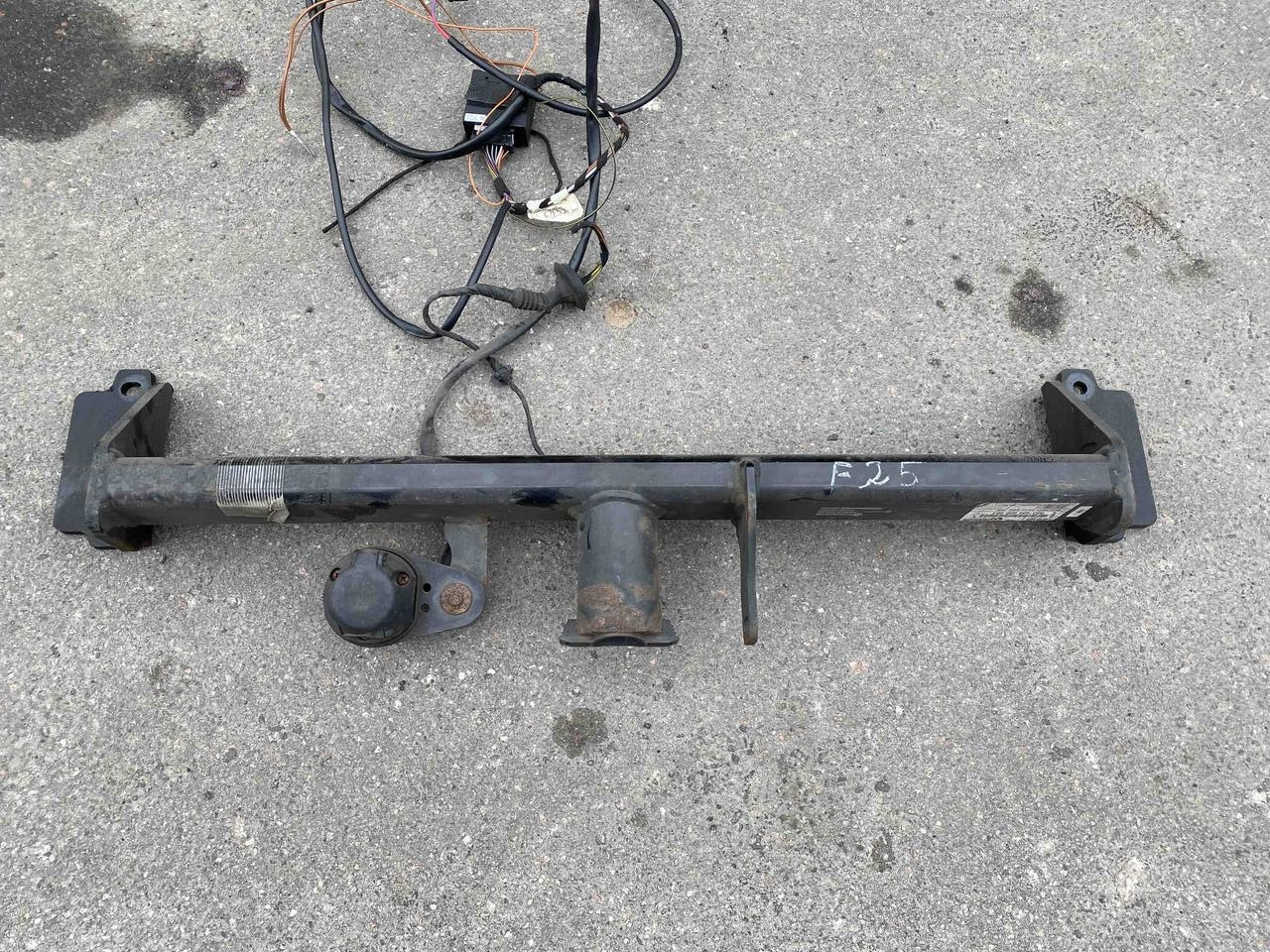 Б/У Фаркоп с проводкой BMW X3 F25 без крюка, фото 1