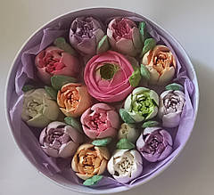 Набір зефіру натурального 15 шт. ранункулюс,тюльпан у подарунковій коробочці 30030