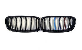 Решітка радіатора BMW F30 / F31 стиль М чорна глянцева, триколор