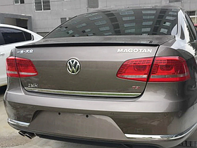 Спойлер на Volkswagen Passat B7 чорний глянсовий ABS-пластик (європейка)