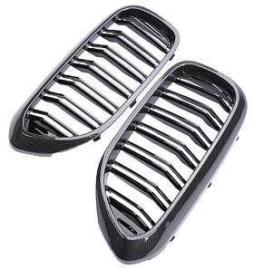 Решітка радіатора (ніздрі) BMW G30 / G31 стиль M чорний глянець + рамка під карбон (17-20 р.в.)