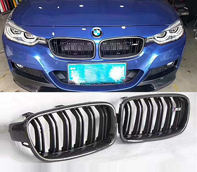 Решітка радіатора BMW F30 / F31 стиль M чорна + рамка під карбон