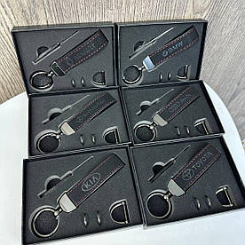 Автомобільний брелок ремінець шкіряний у коробці Toyota BMW Lexus Mazda Nissan Chevrolet