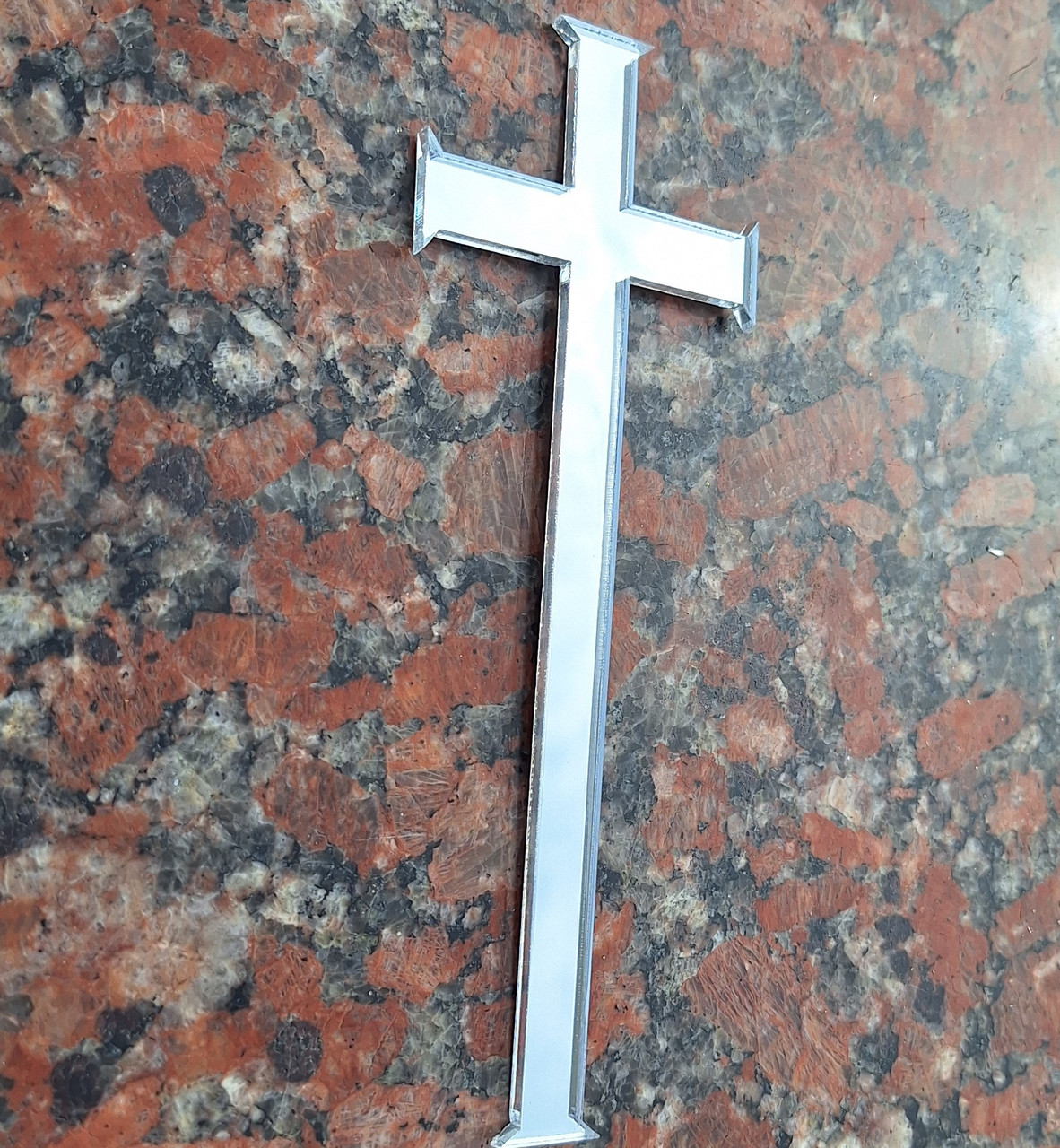 Католицький хрестик для пам'ятника