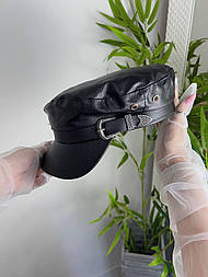 Жіноча шкіряна кепка в чорному кольорі 1007516