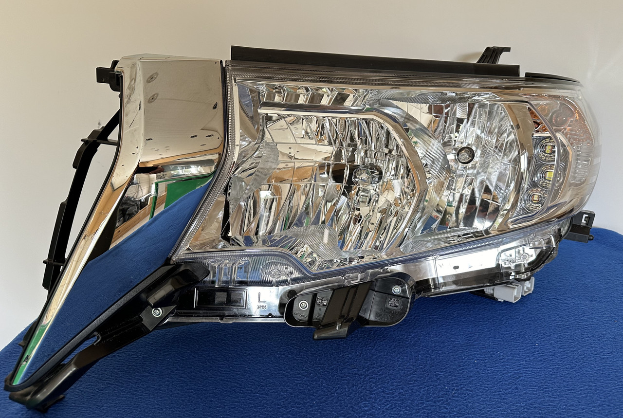 Оригінальні передні фари toyota land cruiser prado 150
